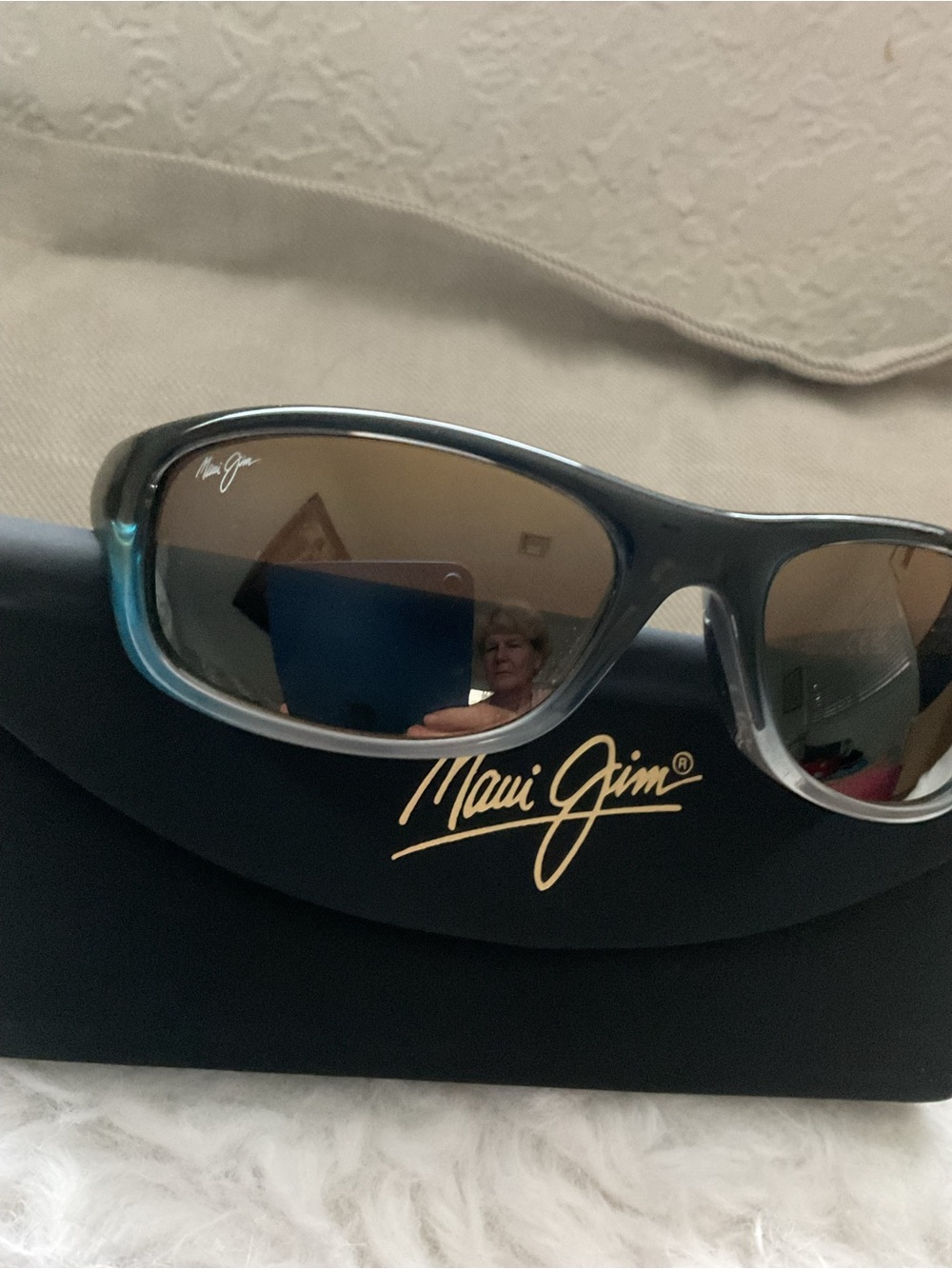 Maui Jim Kipahalu Blue Gradient Frame with Brown-Tinted Lenses - Picture 9 of 10